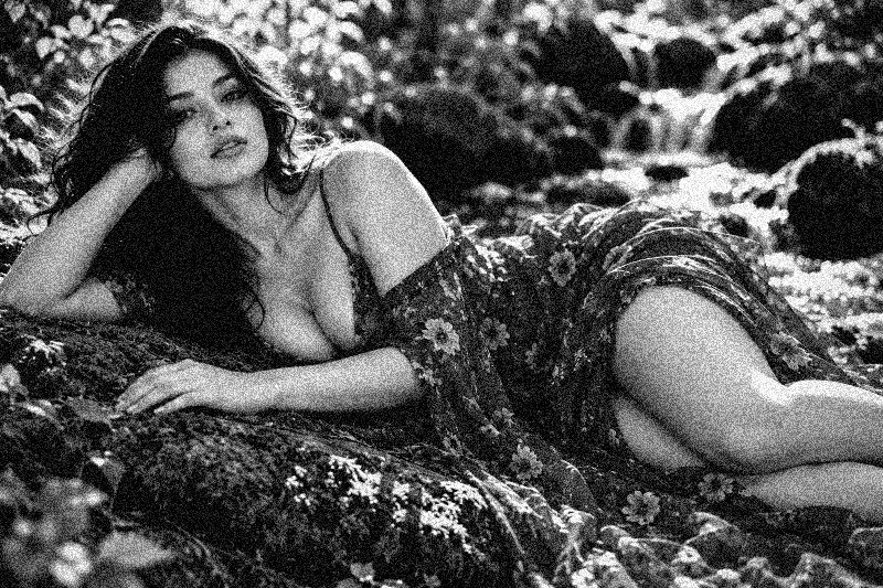 Sample photo with the Street B&W filter (Black & White) fully applied